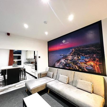 The Pier Suite Serviced Apartment Blackpool Exteriör bild